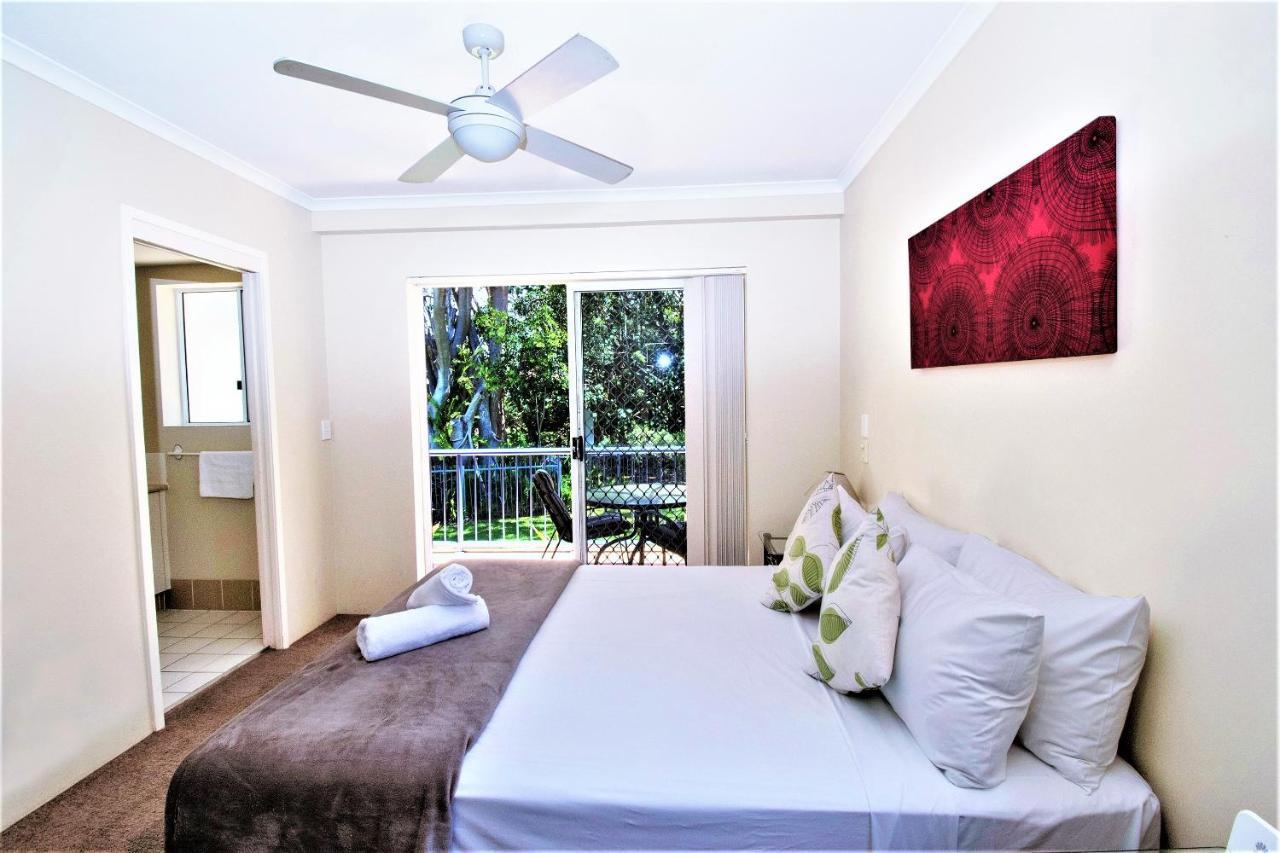 Sanctuary Lake Apartments Gold Coast Exterior photo